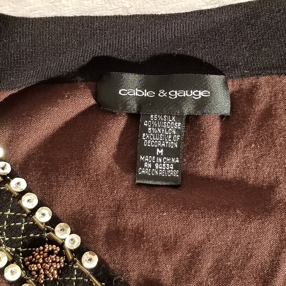Embellished pullover top - Picture 4 of 4